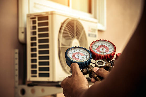 Professional Emergency Hvac technician working in Linden, TX
